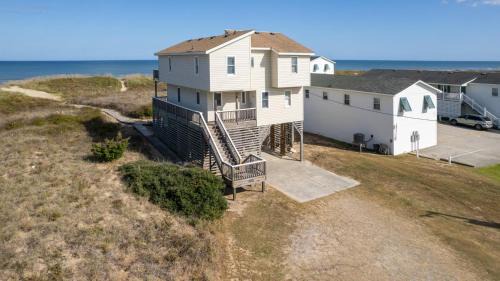 Kill Devil Hills Apartment | Summer Days 4 Bedroom Oceanfront Home