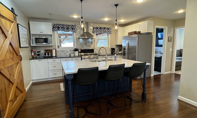 Oneonta House | Summer Fever - Modern Farmhouse, watch ASV fireworks from the backyard!