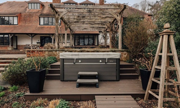 Henley House | Summer Gaze - Heated pool, Hot tub, tennis court