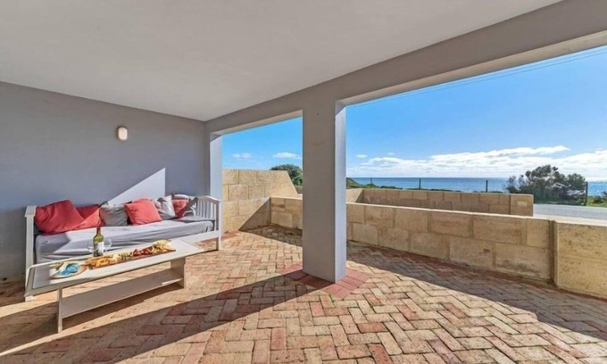 Halls Head House | summer getaway, couples, family, beach walking, bike trails!