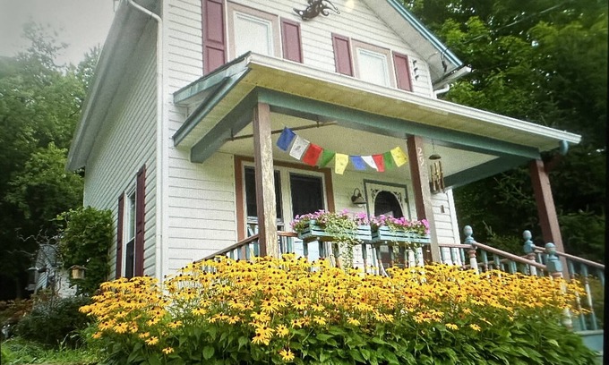 Warsaw House | Summer in Wyoming/Letchworth State Park/Silver Lake