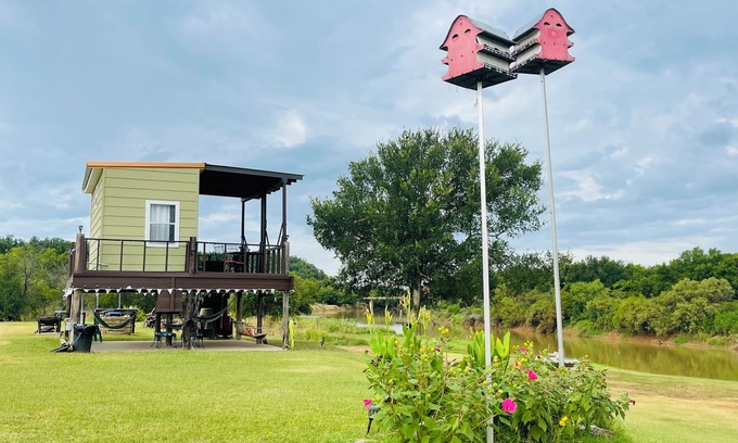 South Bend Cabin | Summer On the River! Near PK Lake- Pontoon excursion available! Booking Fast!