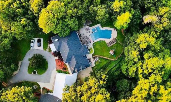 Fair Oaks House | Summer openings! Enjoy the pool and hot tub!