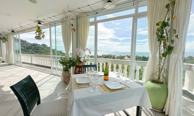 Krong Kaeb Hotel | Summer Resort