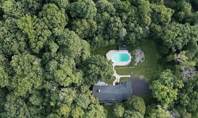 Warwick House | Summer Retreat: Amazing Pool, Hot Tub, Game Room, Playground!