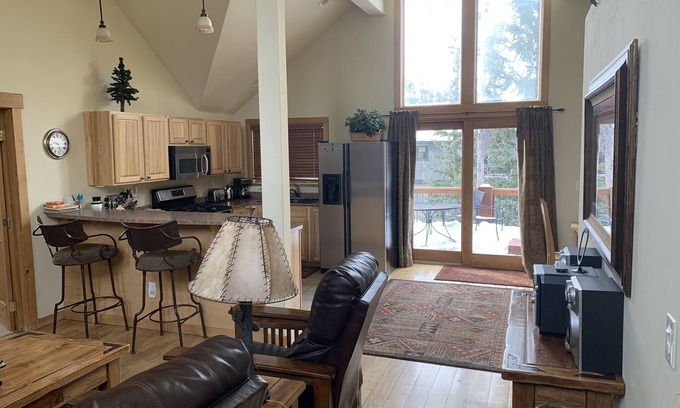 Weisshorn Apartment | Summer Spec ONLY 295 night 2 BR 2 BA, Hot Tub, Deck, 1/2 Mi Town, parking!
