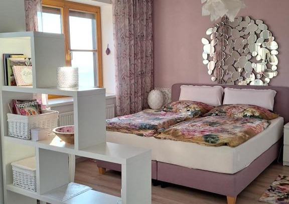 Glanz an der Weinstrasse Apartment | Summer Wine