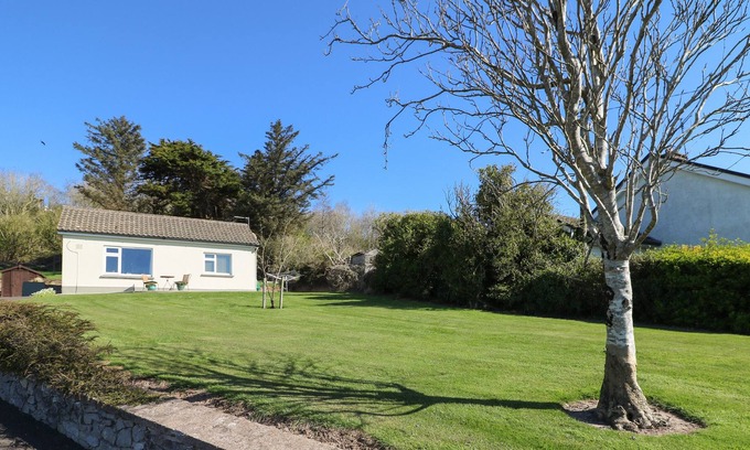 Youghal Apartment | SUMMERFIELD LODGE COTTAGE, with a garden in Youghal, County Cork
