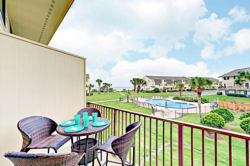 Crescent Beach Apartment | Summerhouse Condo