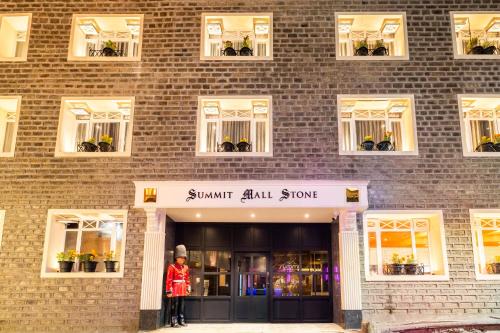 Darjeeling Hotel | Summit Mall Stone Hotel