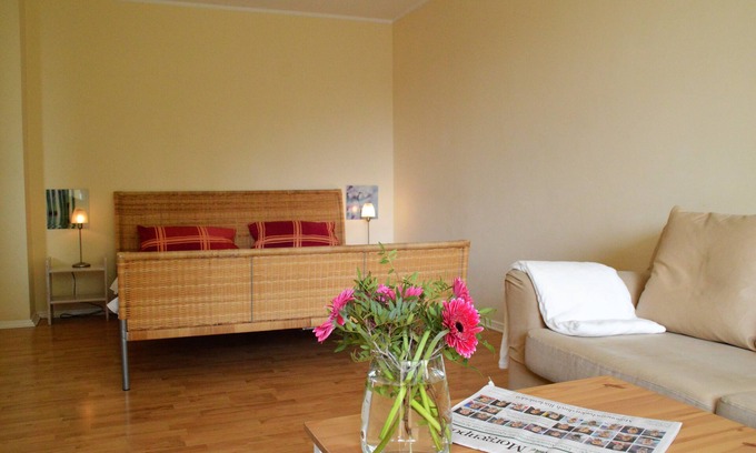 Schoeneberg Apartment | Sunny and quiet In the heart of Schöneberg/near Kudamm with a large balcony