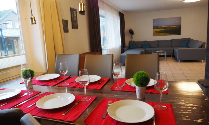 Puttgarden Apartment | Sun-drenched first floor apartment on the dyke
