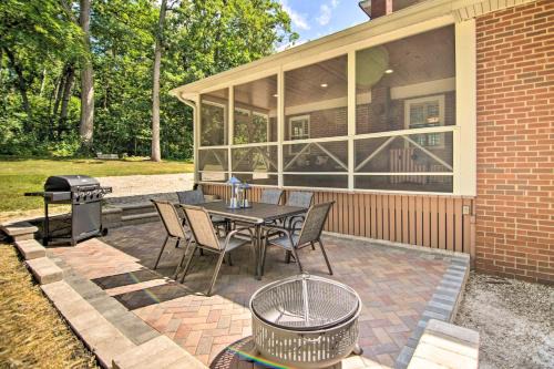 Como House | Sun-Lit Lake Geneva Sanctuary with BBQ Patio!