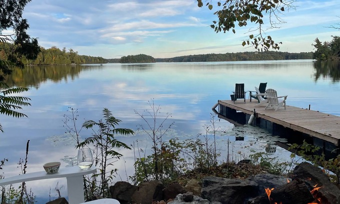 Rideau Lakes Cottage | Sun on the Brow Cottages - Grandview Cottage - Year round cottage