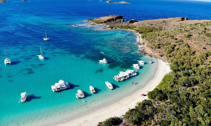 Culebra Pueblo Apartment | ♥ Sun, Sand & Sea Culebra Villa Mar ✹King Bed ✹ StarLink WiFI