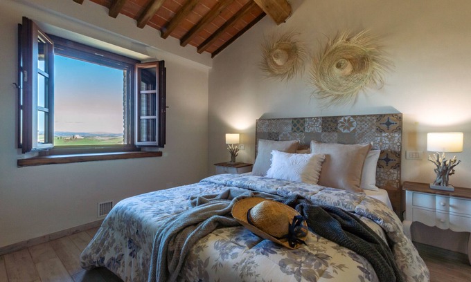 Monteroni d'Arbia Apartment | "Sunflower" apartment overlooking Siena