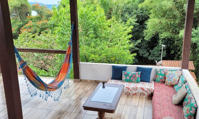 Praia Grande House | Sunhouse Ilhabela: Sobrado Divertido, Cheio de Artes, Próximo à Praia e Trilhas