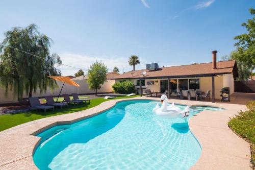 Park Scottsdale One House | Sunkiss - Pool, Spa & Mini Golf - Mins to Old Town