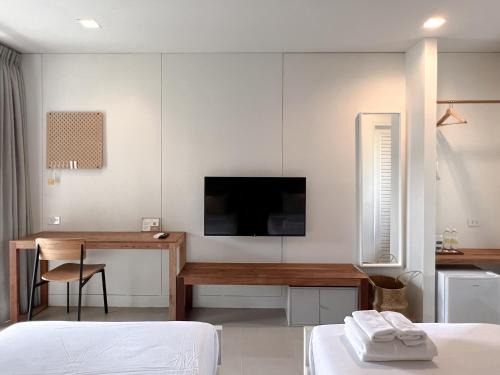 Chim Phli Hotel | SUNKISS