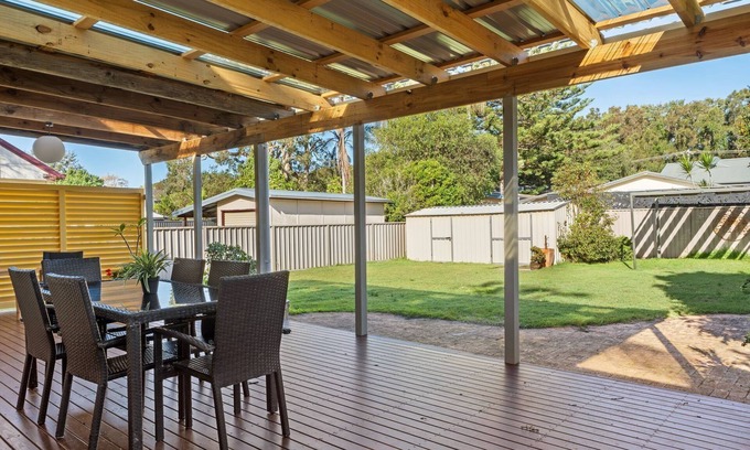 Budgewoi House | Sunlit Shores Mimosa 4BR Coastal Home with Yard & Loft Suite