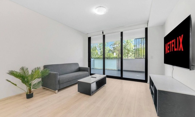 Rouse Hill Apartment | Sunny 2 Bedroom Apt with Parking in Rouse Hill