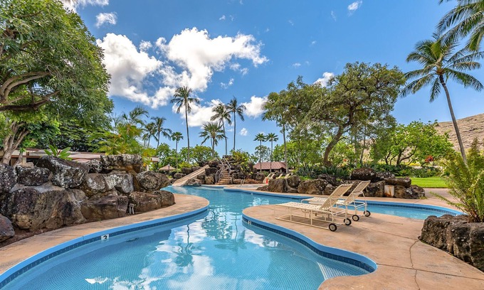 Hawaii Kai Condo | Sunny, 9th-floor condo with 3 pools, water slide, hot tub, putting green, saunas