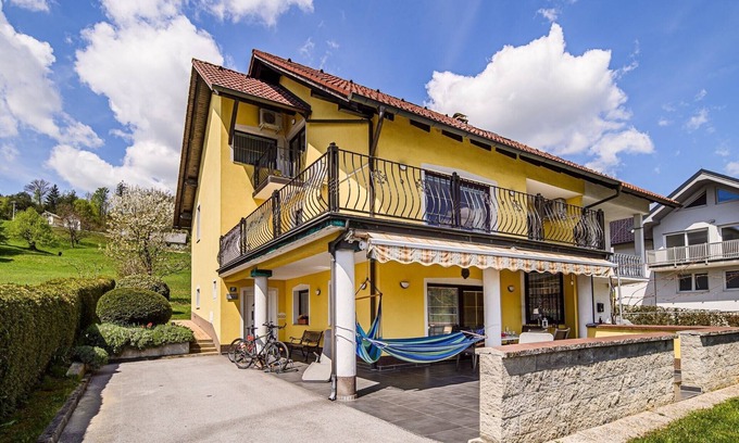 Podcetrtek Apartment | Sunny and Spacious Apartments with Terrace near Water Park - One Bedroom Apartment with Terrace