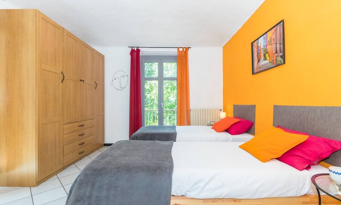 Vanchiglietta Apartment | Sunny Apartment by Wonderful Italy