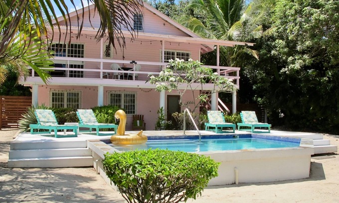 Surfside House | Sunny Bungalow, 3 Bedroom-Beachfront-Private Pool
