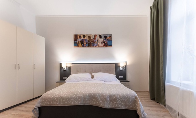 Palmovka Apartment | Sunny, close to downtown w/private kitchen, bathroom, TV & washing machine Apt