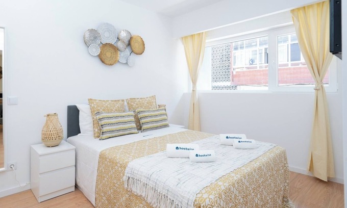 Vila Nova de Gaia Apartment | Sunny Cozy Flat w/Balcony | Gaia