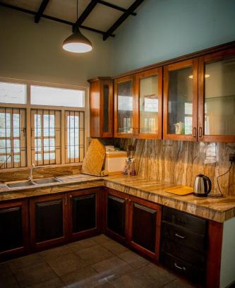Andiambalama Bed & Breakfast | Sunny Day Villa