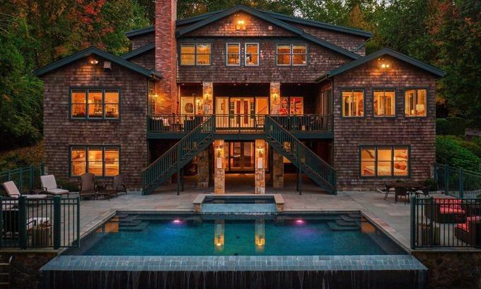 Newtown House | Sunny Days w/Lakeview, seasonal Pool, Hot Tub, close to dining, shopping, town