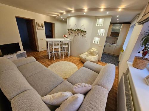 Plavniekkalns Apartment | Sunny Family Apartment