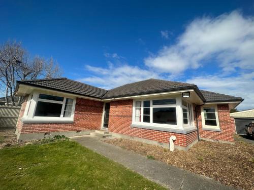 Burnside House | Sunny House with 5 Bedrooms(near airport)