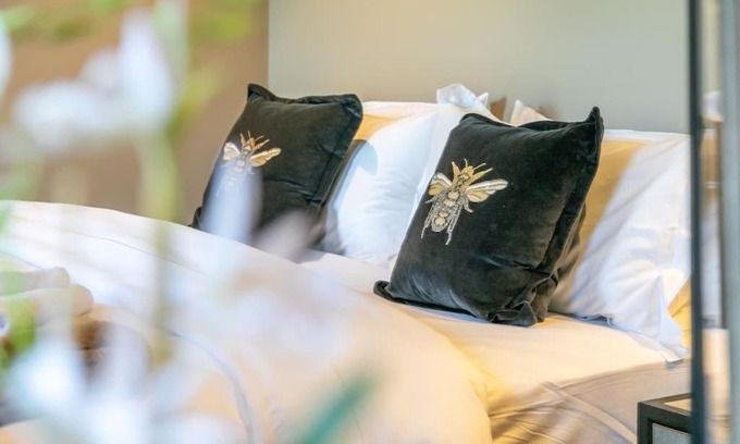 Embsay House | Sunny Luxurious 2 bedroom Holiday cottage