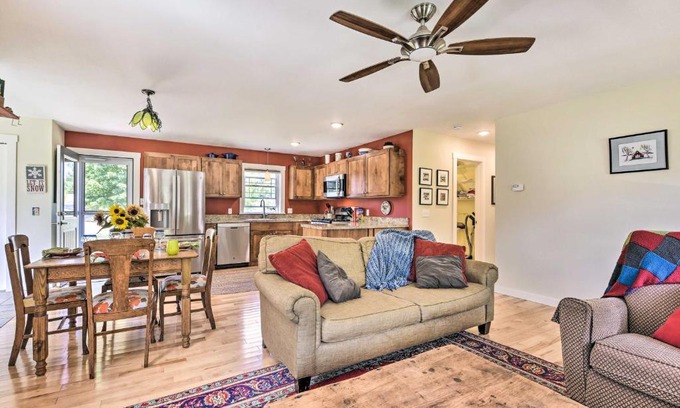 Eastern Vermont House | Sunny Morristown Home - Walk to Restaurants!