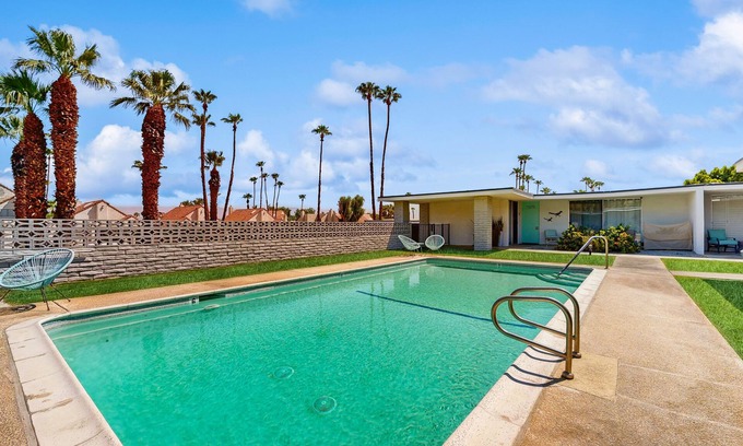 Palm Desert Condo | Sunny Mountain-View Retreat with Pool, Golf, and Tasty Eats Just Steps Away
