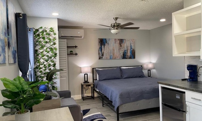 South Palm Park Neighborhood Association Hotel | Sunny Palms Inn