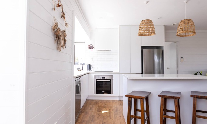 Papamoa Beach House | Sunny Pap beach house - filled with sun. βοΈπ