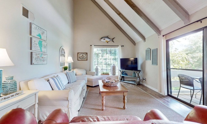 Miramar Beach Villa | Sunny Seascape Condo w/Spacious Balcony - Pools, Golf & Tennis