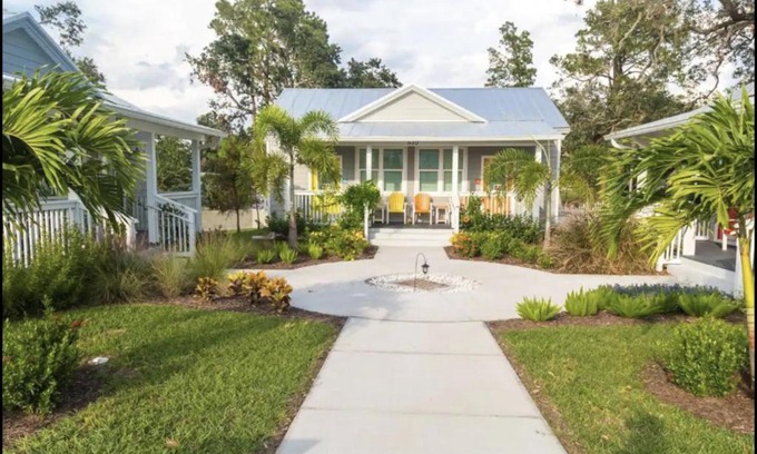 Downtown Dunedin Apartment | Sunny Side Cottages