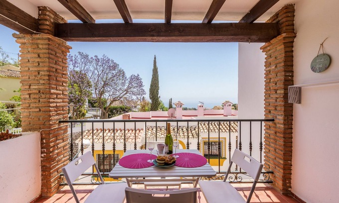 La Capellania Apartment | Sunny Tranquility With Pool, Benalmádena, Spain