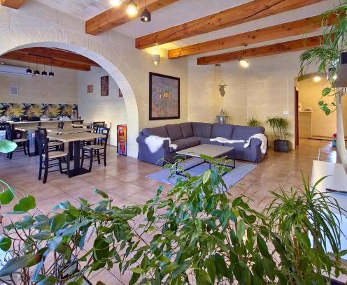 Nadur House | Sunny Villa
