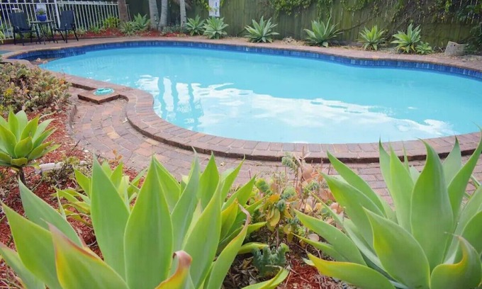 Eight Mile Plains Apartment | Sunnybank Resort Style Room