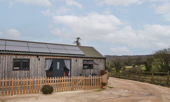 Raymonds Hill Cottage | SUNNYSIDE AT COOMB BANK FARM, pet friendly in Raymond's Hill