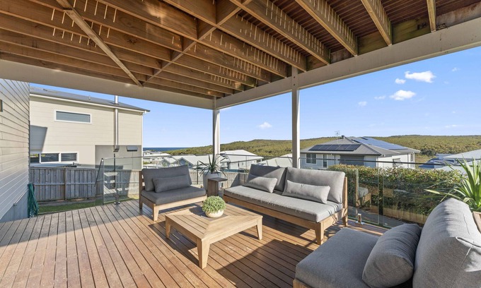 Catherine Hill Bay House | Sunnyspot Escape - Stylish Beach House
