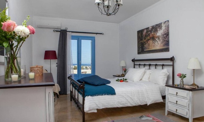 Perivolos Apartment | Sunrise Apartment Santorini