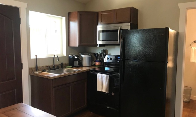 Melrose Cabin | Sunrise Fly Shop Lodge Unit 2 Kitchenette