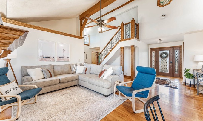 Greenwich House | Sunrise Ranch - A Peaceful Country Stay + Hot Tub